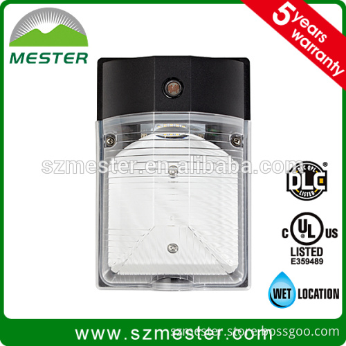 UL LED wall mount with 120V 17W 1600lm 5 years warranty DLC certificate